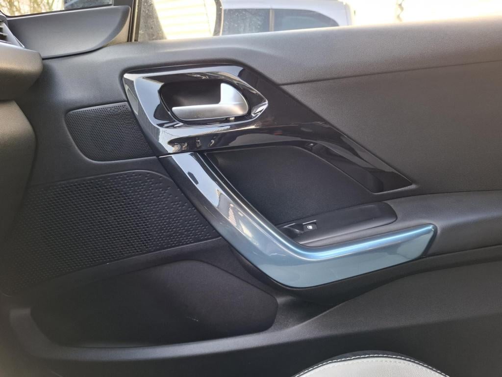 Peugeot 208 1.4 vti 95 griffe 5-drs navi/leer/clima