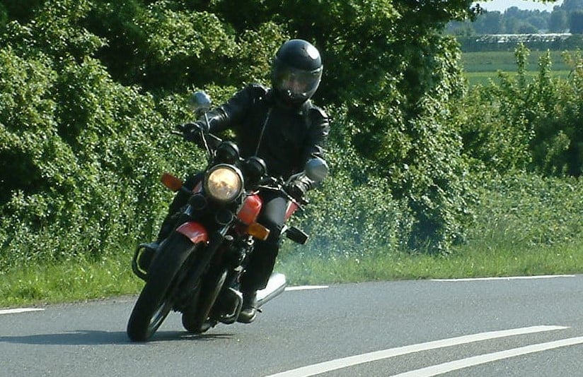 Boomerang en comstar  zwart en blank  wielen honda  1980 /1984  bol dor