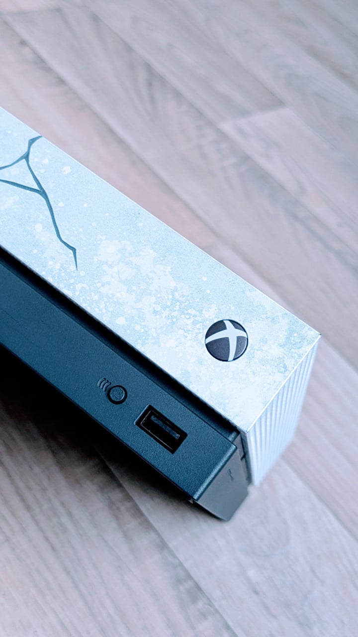 Xbox One X 1TB Gears of War Limited Edition