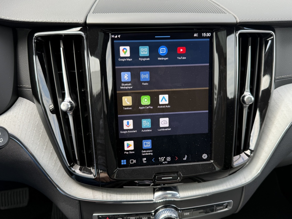 Volvo XC60 t8 455pk recharge ultra dark| full options ! luchtvering b&w sou