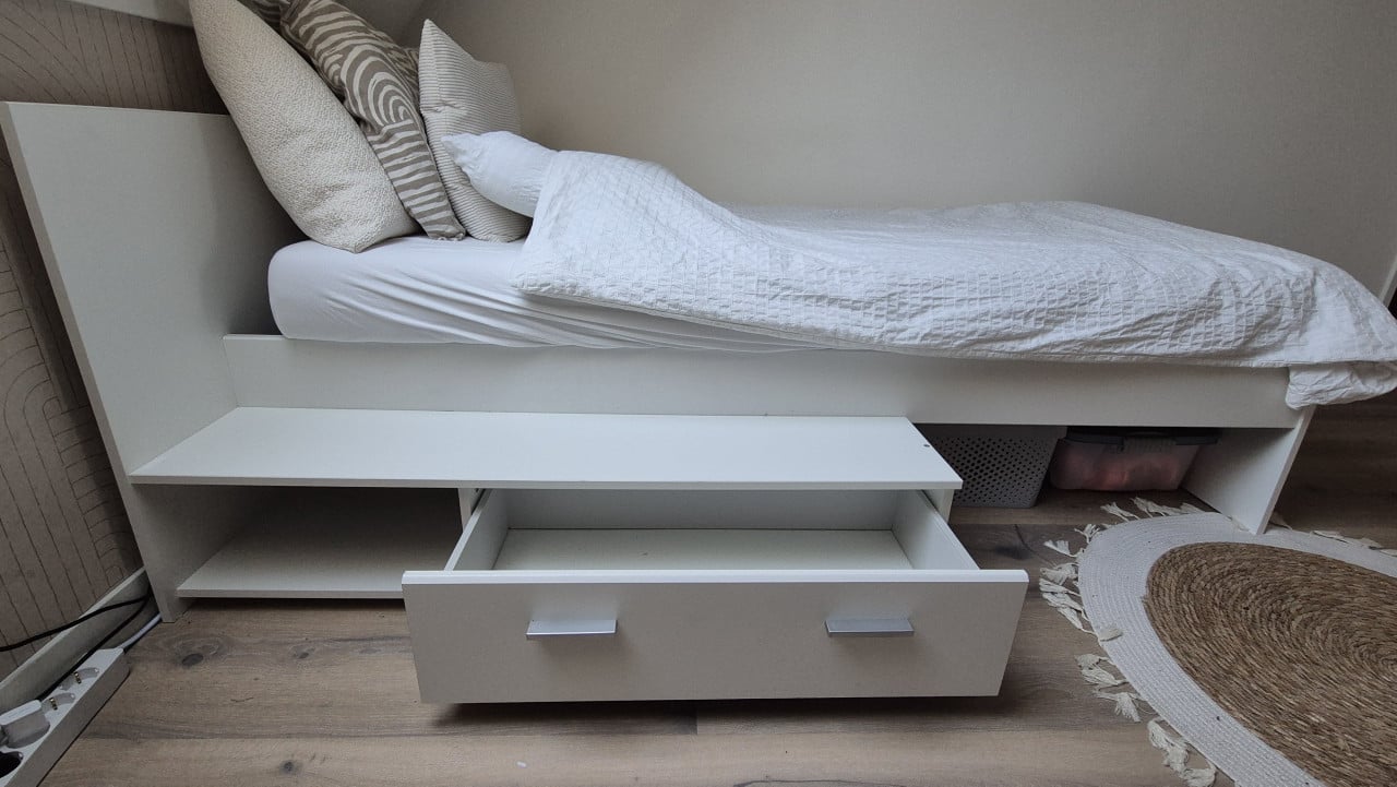 Bed 1-persoons met ladeblok