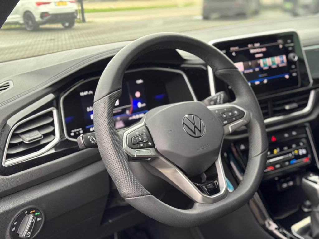 Volkswagen T-roc 1.5 tsi r-line edition * massage * carplay * trekhaak * ca