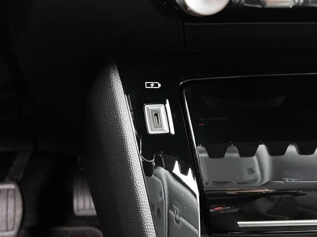 Peugeot 2008 100 pk allure pack | rijklaar | camera | navigatie | 3d icockp