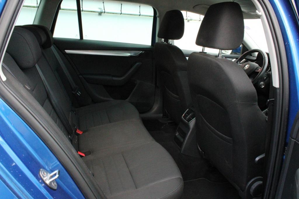 Skoda Octavia combi elegance business 1.4 tsi grt eleg bns