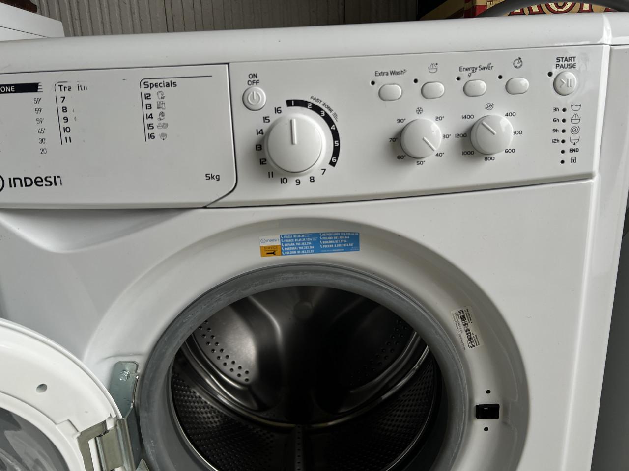 Als nieuwe wasmachine 5 kg 1400 toeren afkomstig uit een vakantiewoning