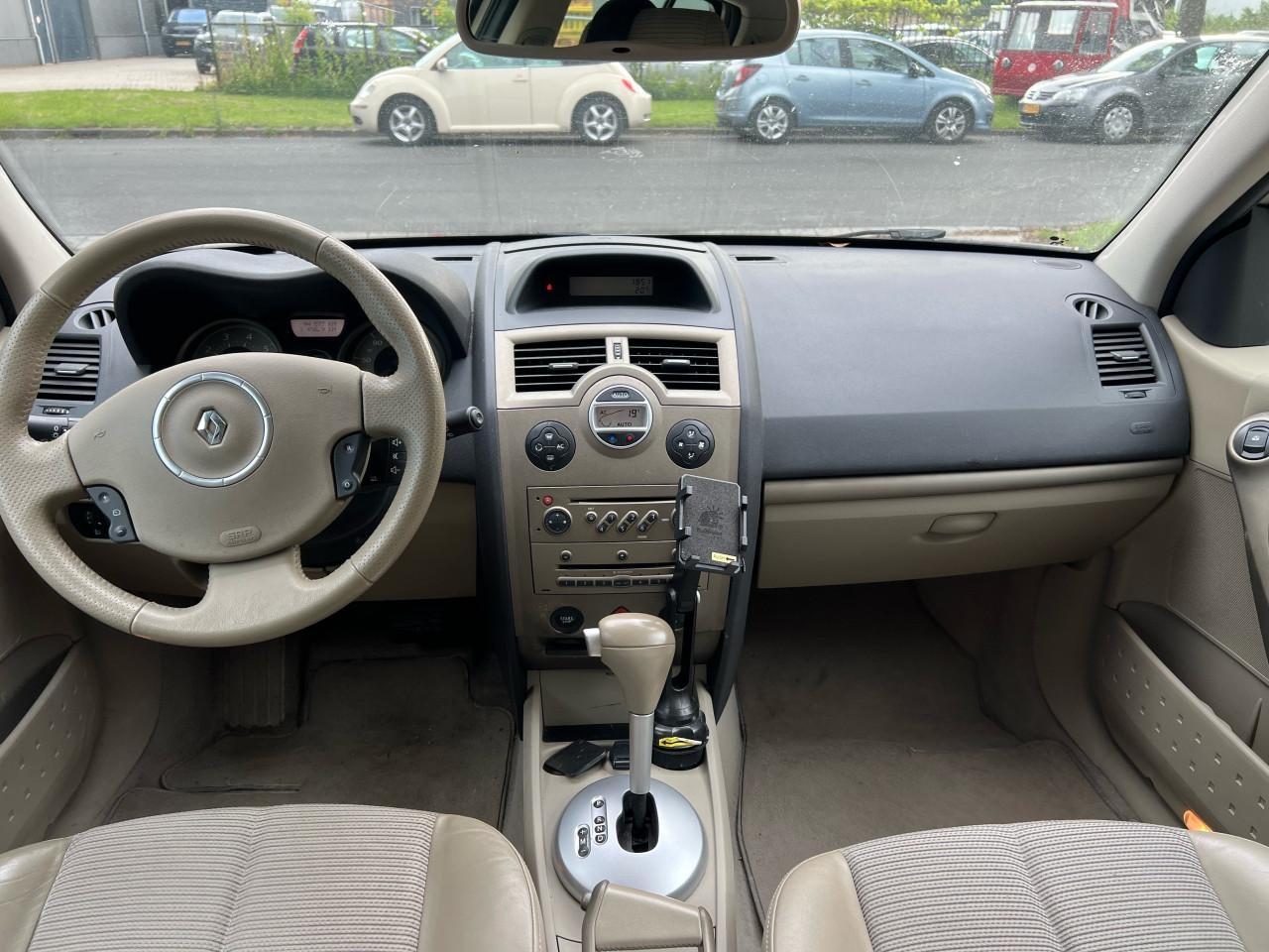 Renault Megane 2.0-16V Privilege Automaat