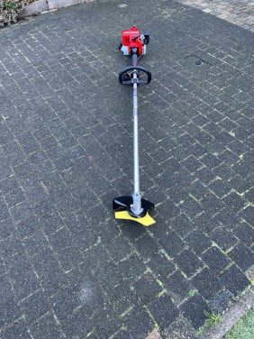 Homelite bos maaier is nieuw