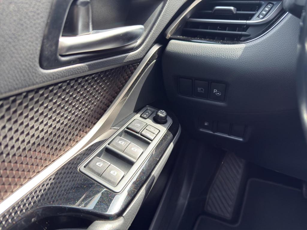 Toyota C-hr 1.8 hybrid executive | navi | camera | half leder | parksensors