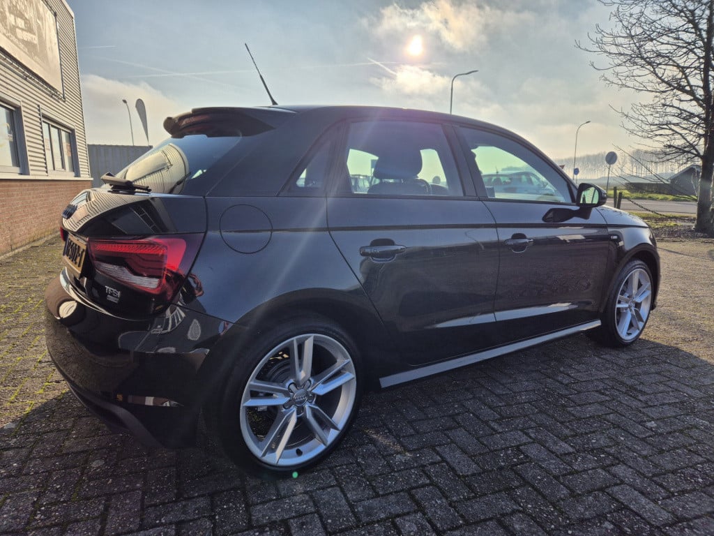 Audi A1 Sportback 1.0 tfsi adrenalin s-line