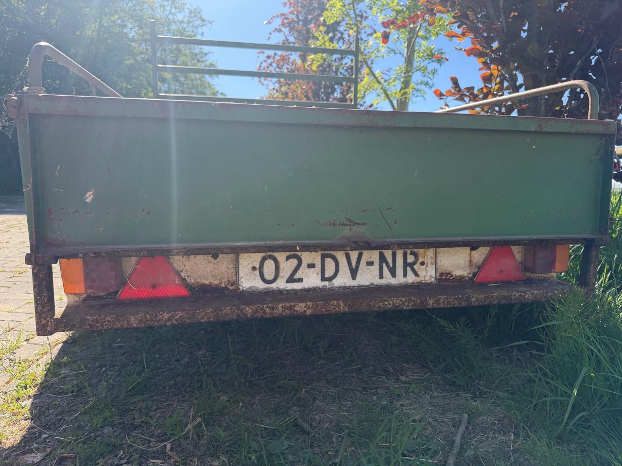 Stalen aanhangwagen 124x204 bak.