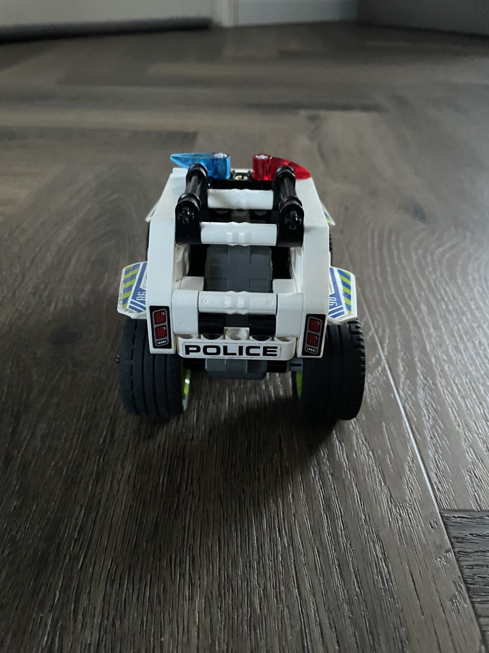 Lego Technic: Politie onderscheppingsvoertuig 42047