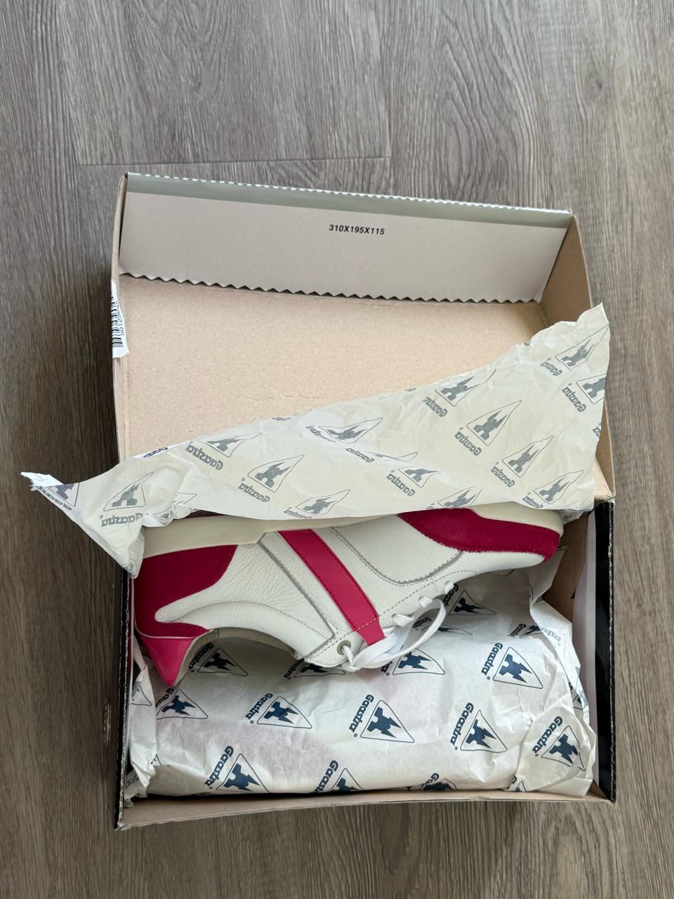 Leuke damessneakers van Gaastra in maat 42