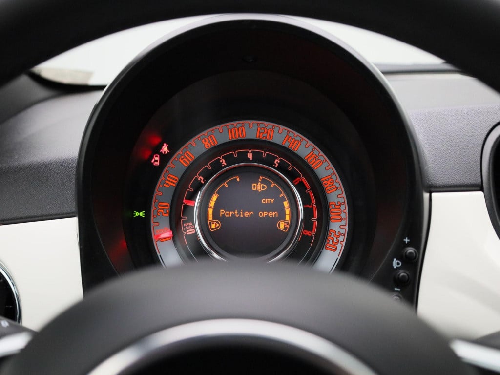 Fiat 500 1.0 hybrid dolcevita | lmv | panorama dak | bluetooth | airco | pa