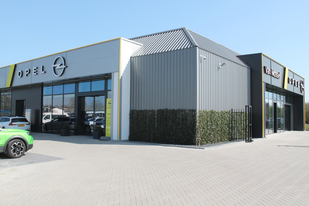 Opel Corsa 1.2 edition || € 3.750 van mossel voorraadvoordeel ||