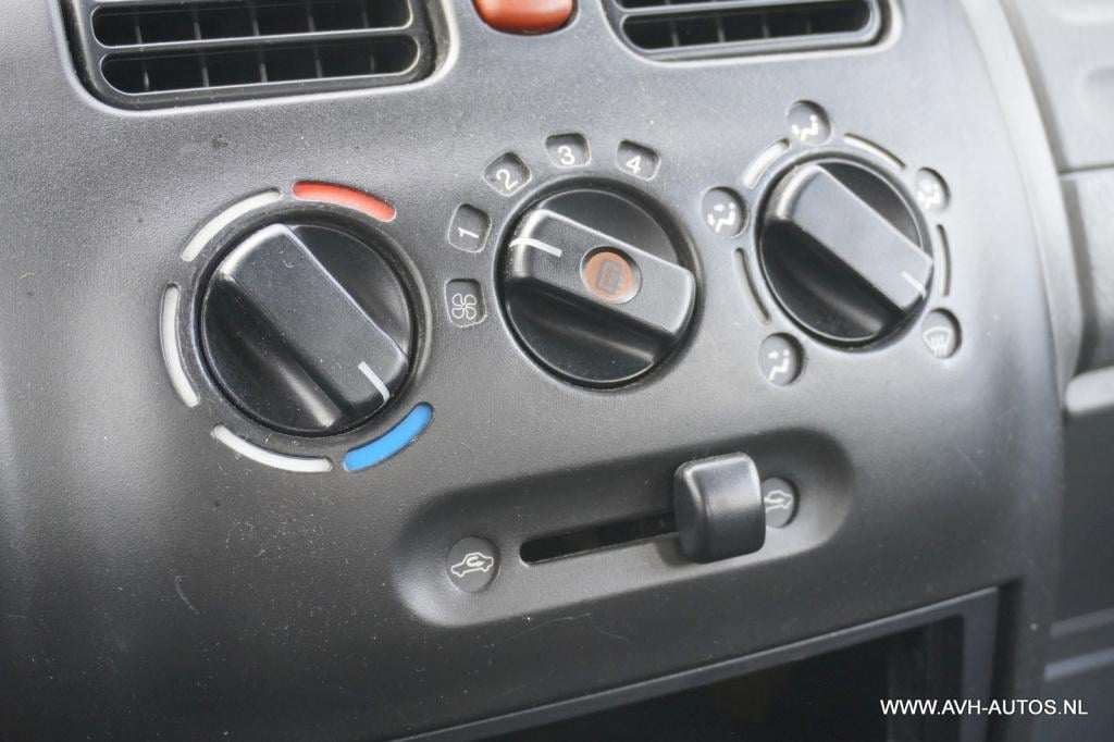 Opel Agila 1.2-16v comfort
