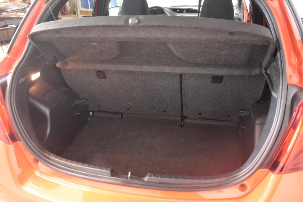 Toyota Yaris 1.3 vvt-i orange sport