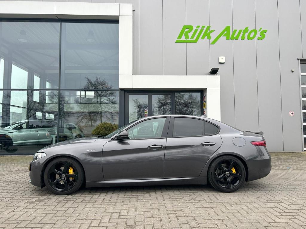 Alfa Romeo Giulia 2.0t * veloce pakket * stoel + stuur verwarming * leder