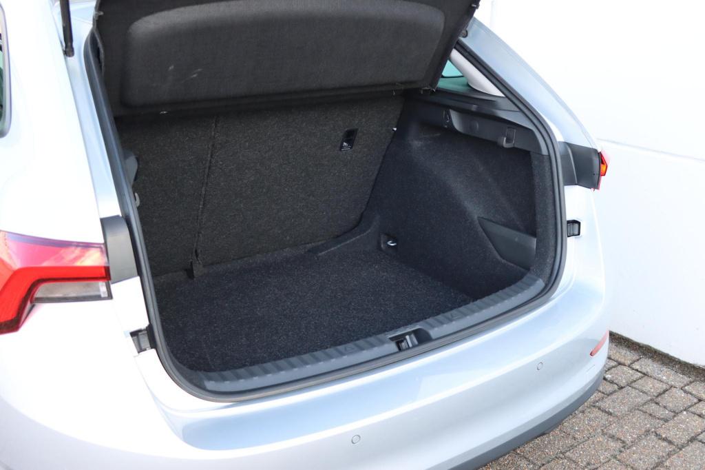 Skoda Scala 1.0 tsi ambition dsg7 110pk | parkeersensoren | dab+ | carplay 