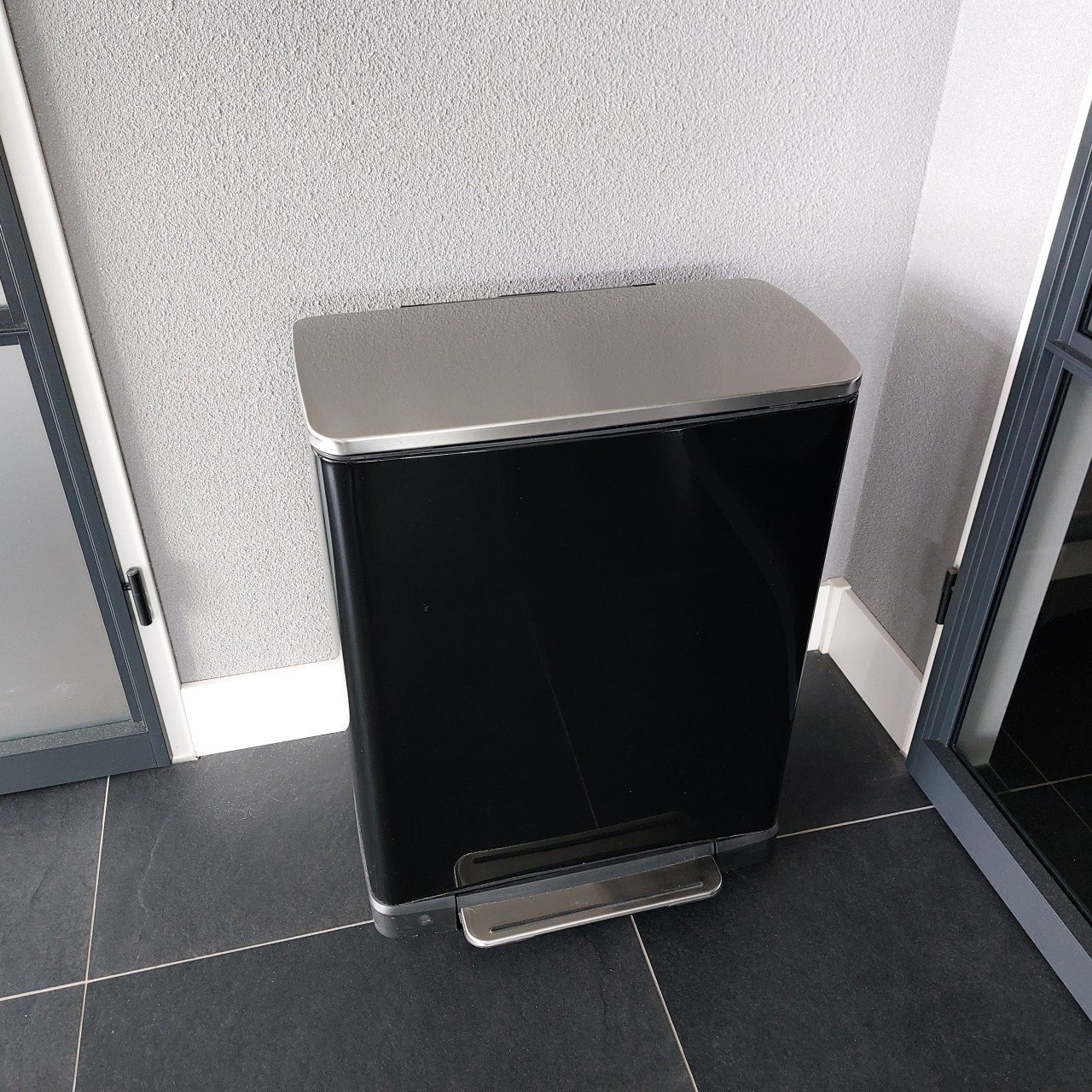 Luxe/moderne prullenbak/pedaalemmer EKO E-Cube 28 + 18 ltr