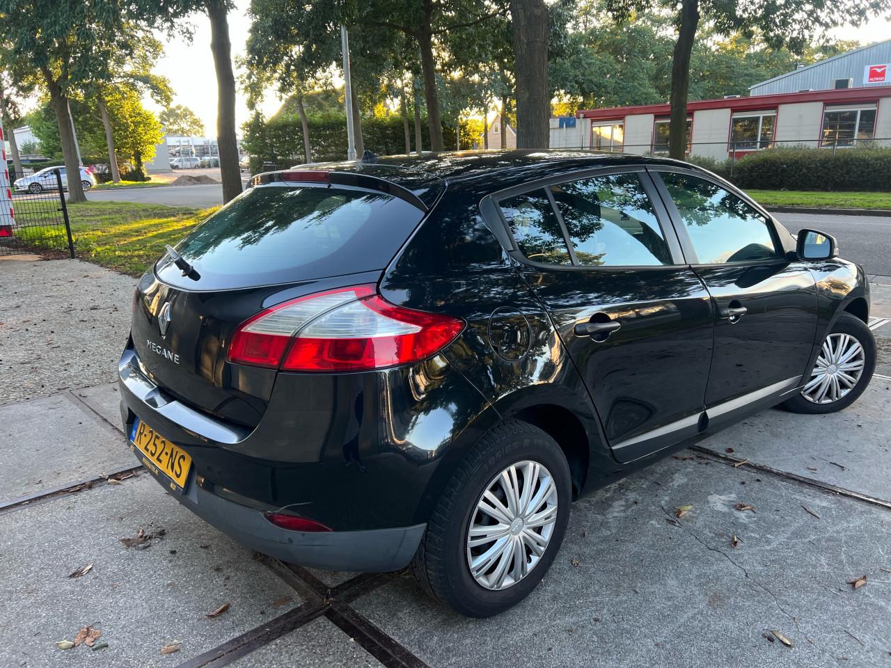 Renault Megane 1.6 Authentique 159.173KM
