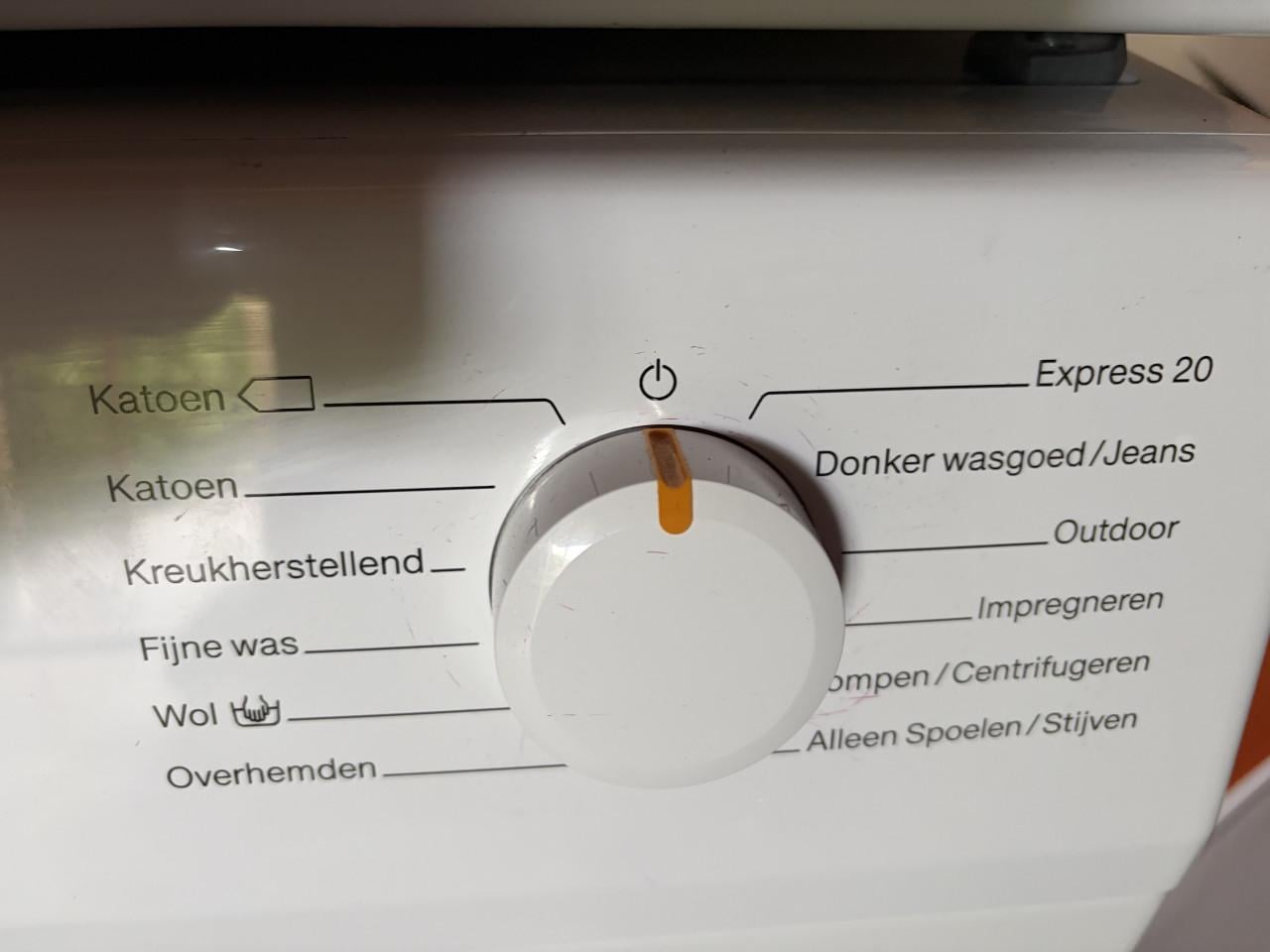 Miele wasmachine en wasdroger, resp. uit 2018 en 2009