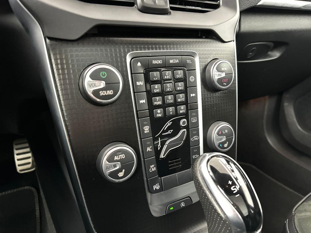 Volvo V40 t3 153pk aut6 polar+ sport| panodak| camera| h&k sound| trekhaak