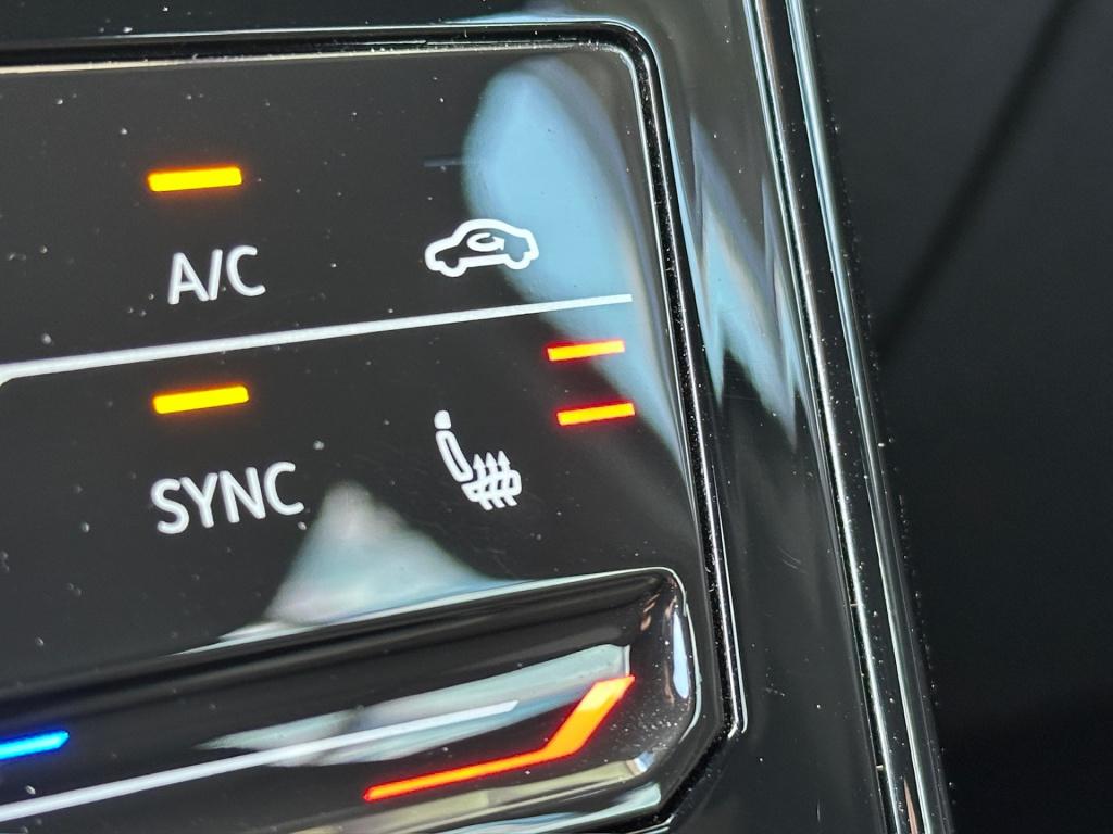 Volkswagen T-cross 1.0 tsi 115pk dsg goal | trekhaak | 4-season | navi | st