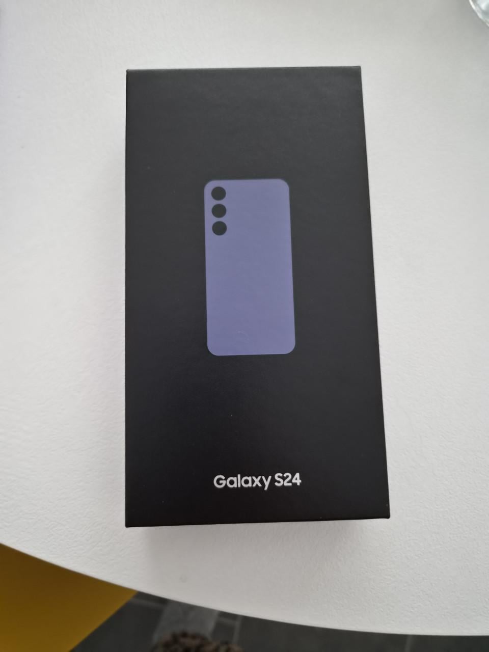 Samsung galaxy S24 paars