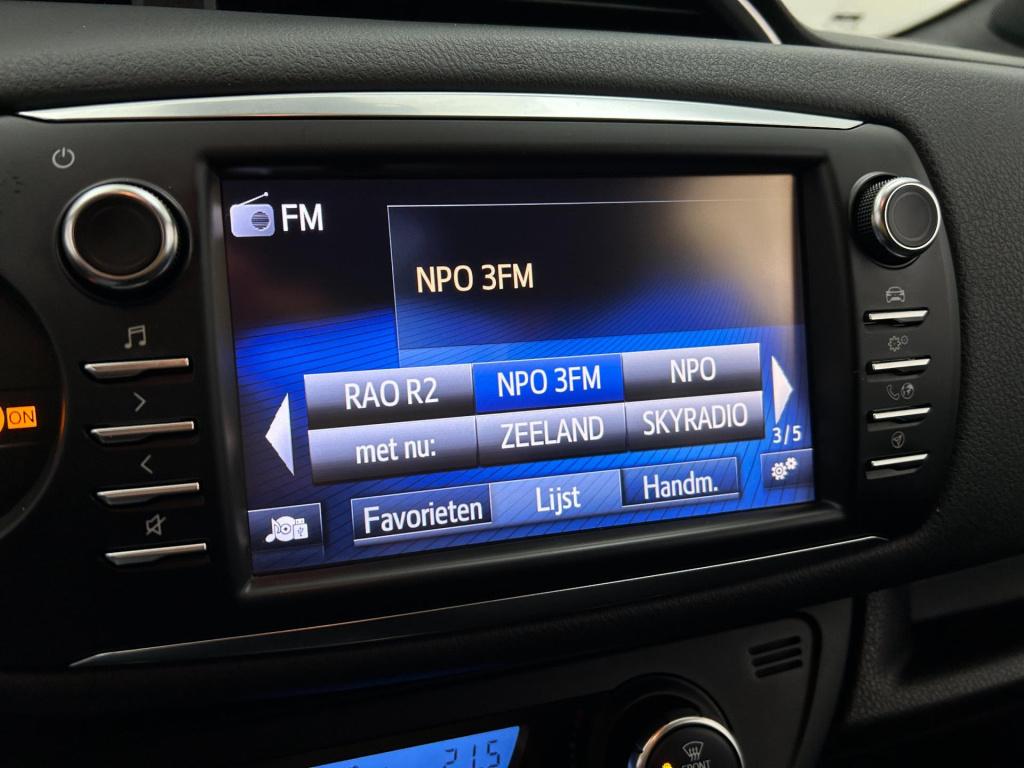 Toyota Yaris occasion 1.5 hybrid premium | airco | grijs | tweedehands toyo