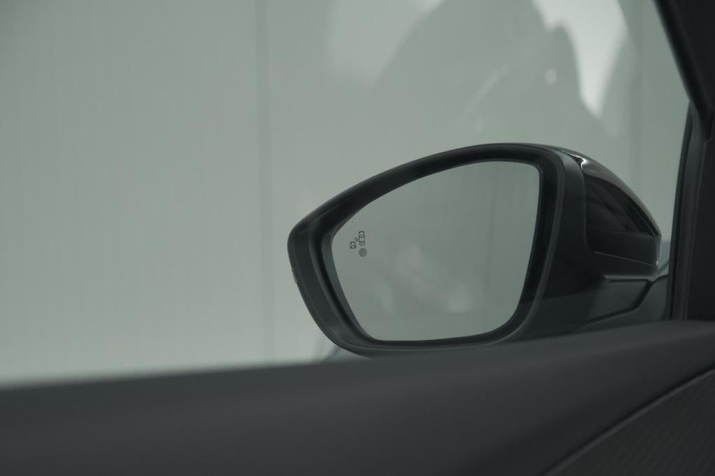 Peugeot 2008 puretech 130 eat8 gt | 360 camera | stoelmassage | adaptieve c