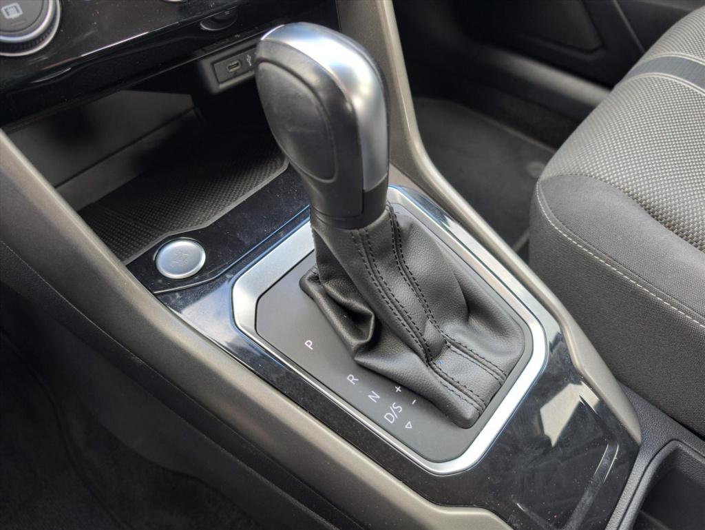 Volkswagen T-roc 1.5 tsi 150pk 7-dsg style | trekhaak | carplay