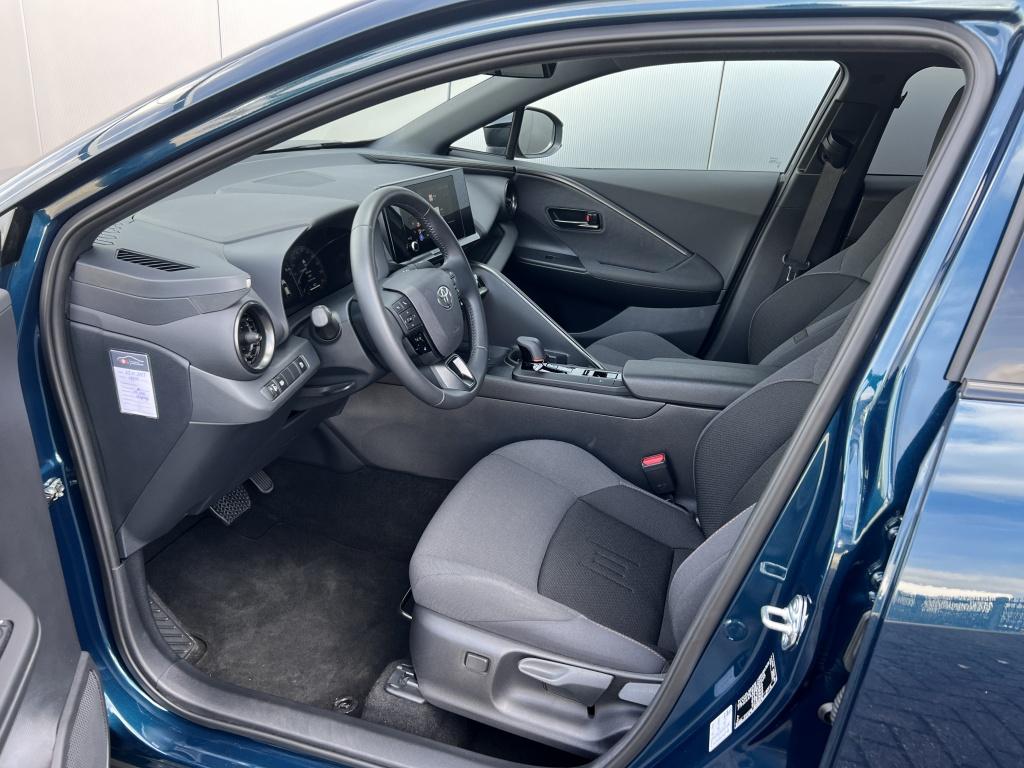 Toyota C-hr 1.8 hybrid 140 dyn