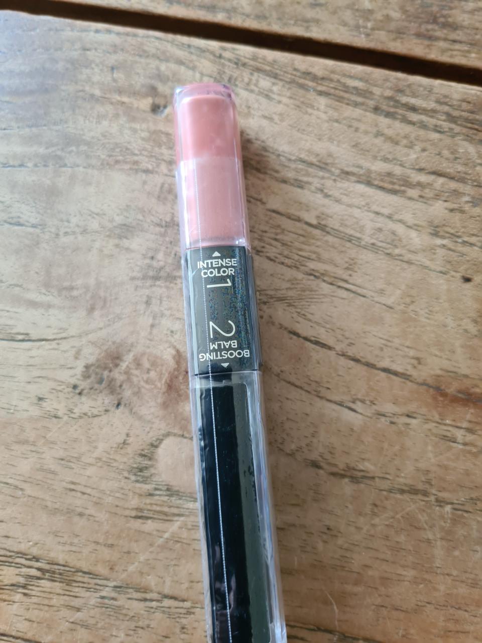 4 Nieuwe L'Oréal Paris Infallible Lippenstiften 801 en 213
