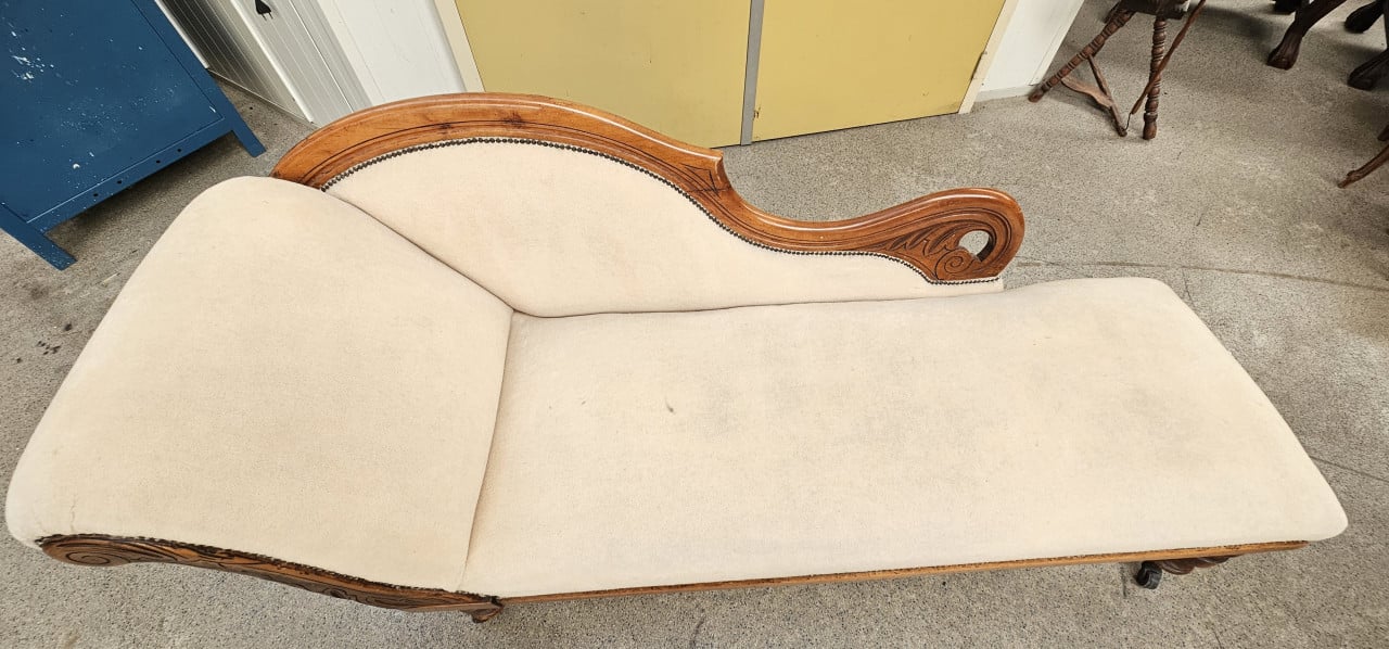 Sofa, zitbank, stoelen e.d. aangeboden
