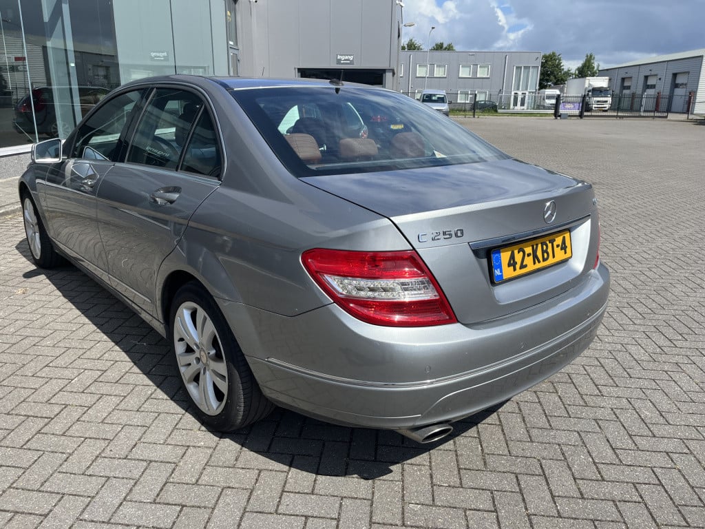 Mercedes-Benz C-Klasse 250 cgi blueefficiency avantgarde