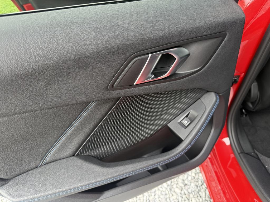 BMW 1 Serie 118i 136pk automaat high executive m-sportpakket 5-drs