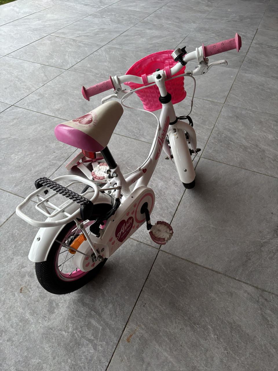 Meisjesfiets 12 inch Volare Ashley (met zijwieltjes en fietsstandaard).