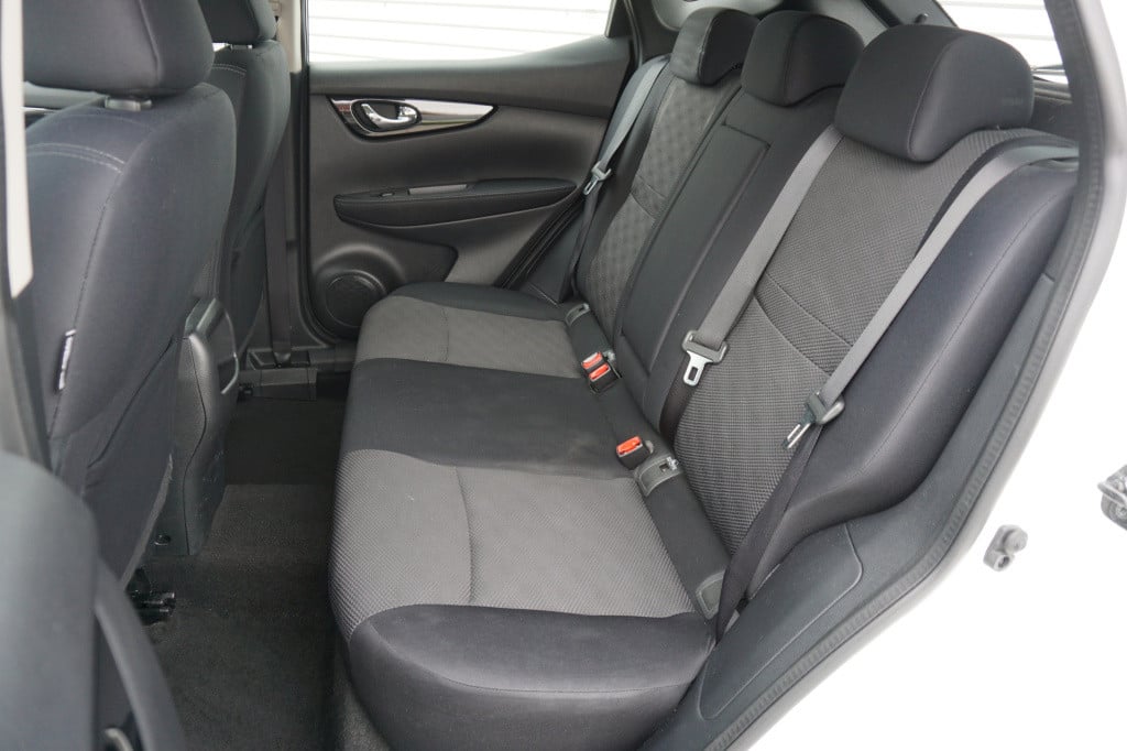 Nissan Qashqai 1.2 acenta climate / navi / cruise / stoelv. / camera / park