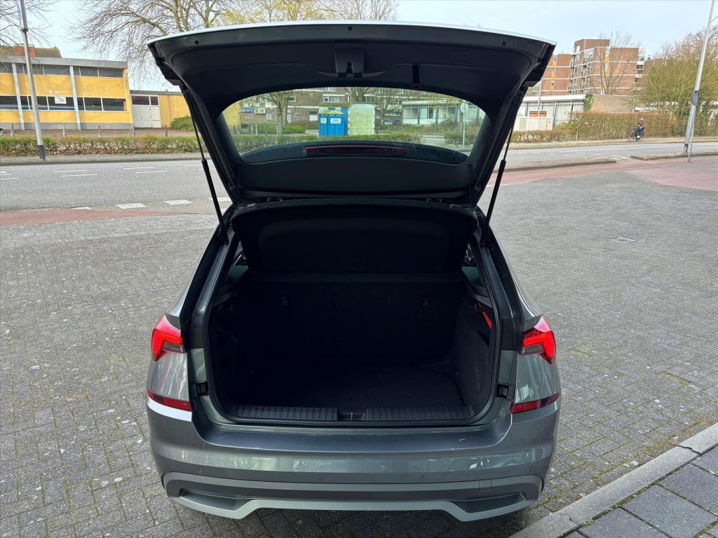 Skoda Kamiq 1.0 tsi greentech 110pk dsg-7 business edition|led|trekhaak|nav