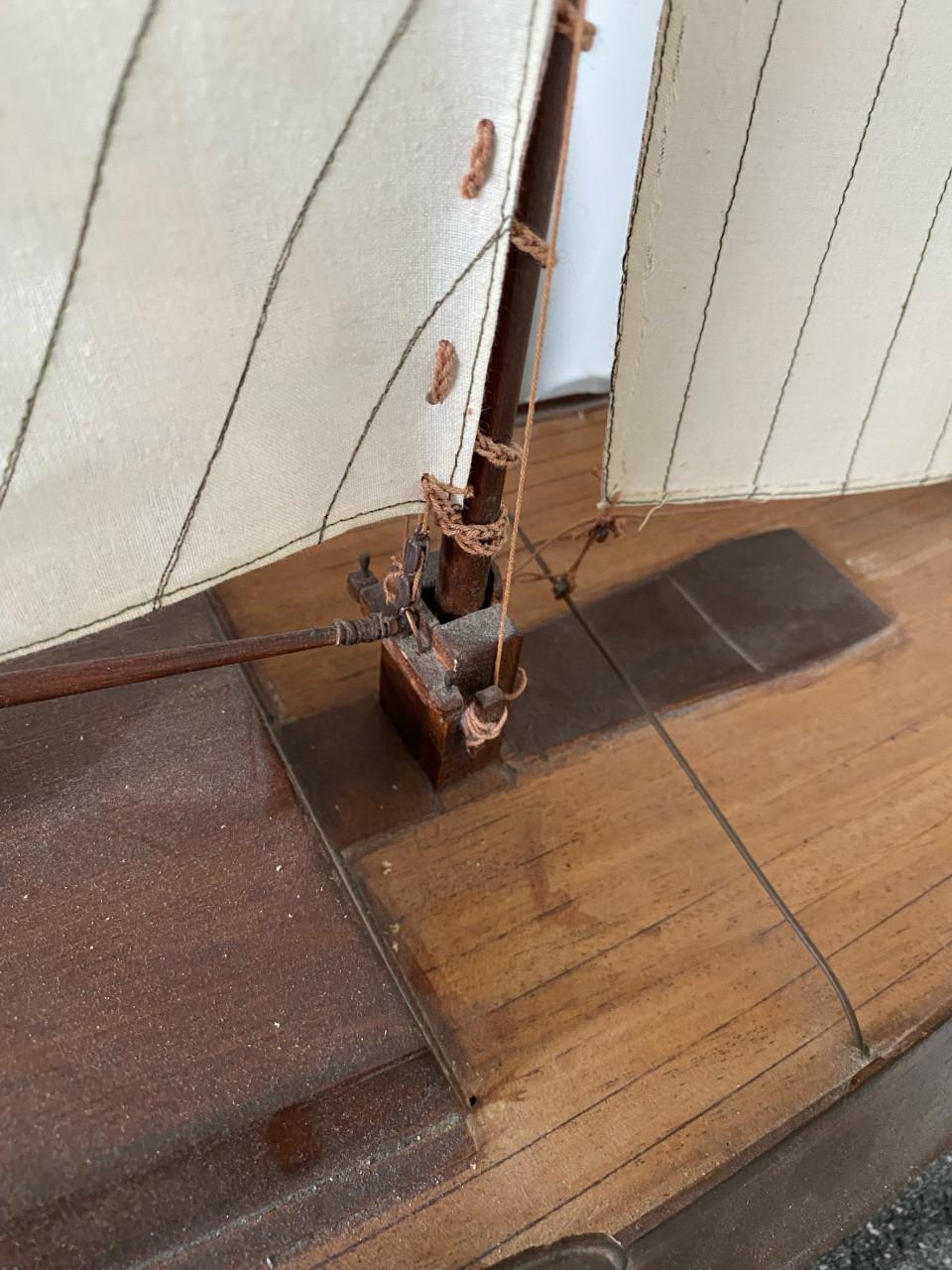 Handgemaakt model boot