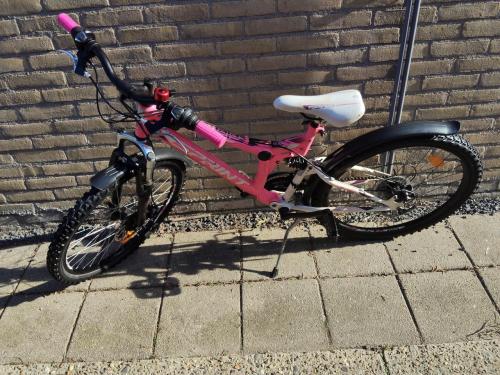 Te koop 24 inch meisjes mountainbike