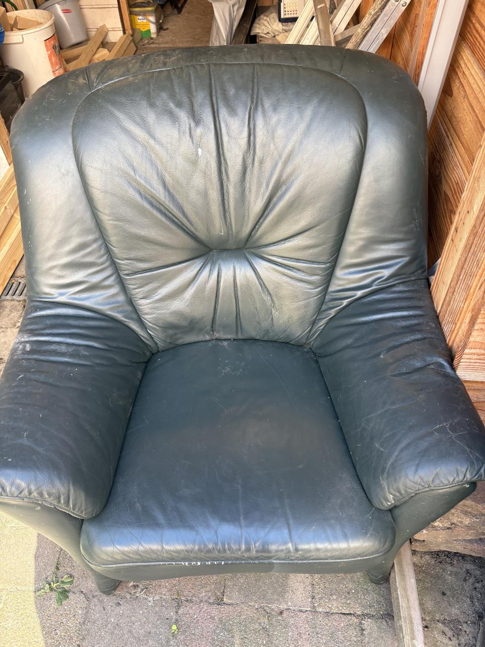 Gratis 2 salontafels en fauteuil