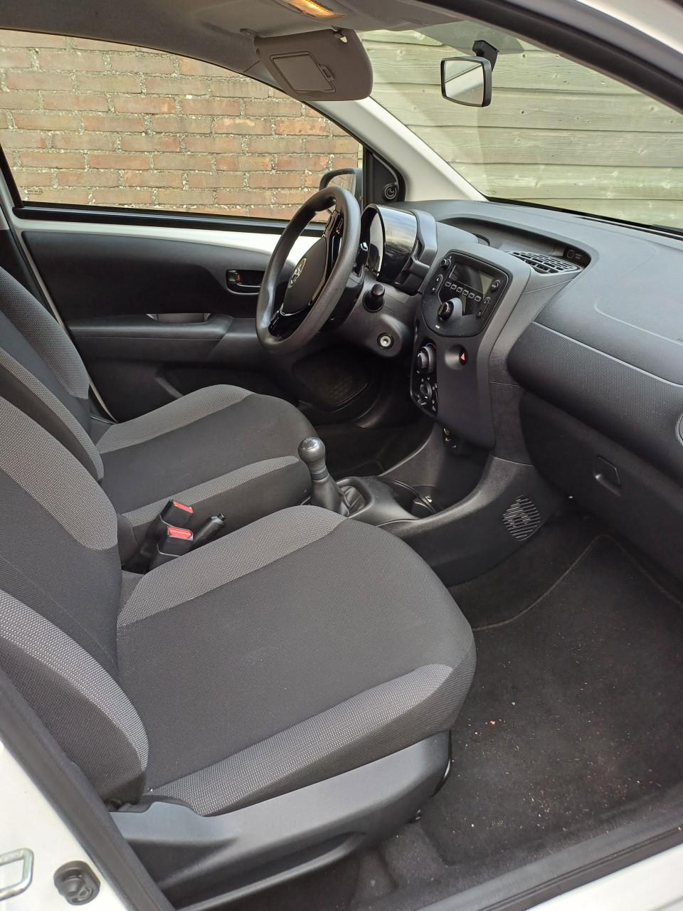 Te koop: Toyota Aygo 1.0 VVT-i x-fun – 2018 | Cool White | SB-970-B