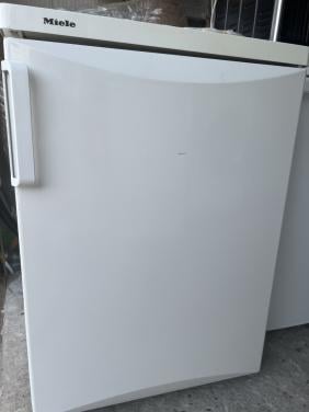 Miele Koelkast 85x60 cm. Als nieuw en netjes