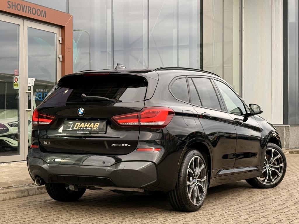 BMW X1 xdrive25e high executive m-sport | led | afn trekhaak | stoelverwarm