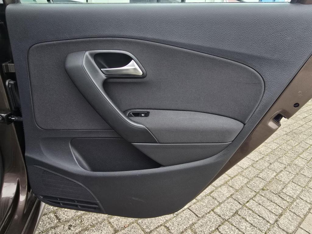 Volkswagen Polo 1.4-16v highline