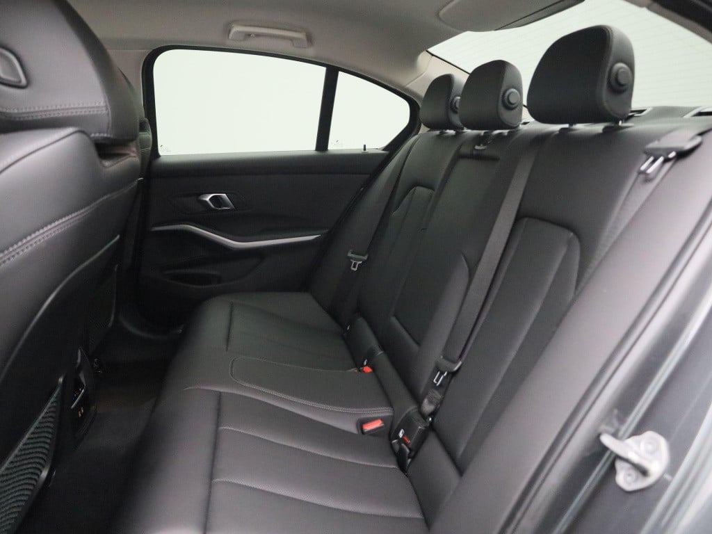 BMW 3-serie 320e high executive | automaat | navigatie | leder | elektrisch