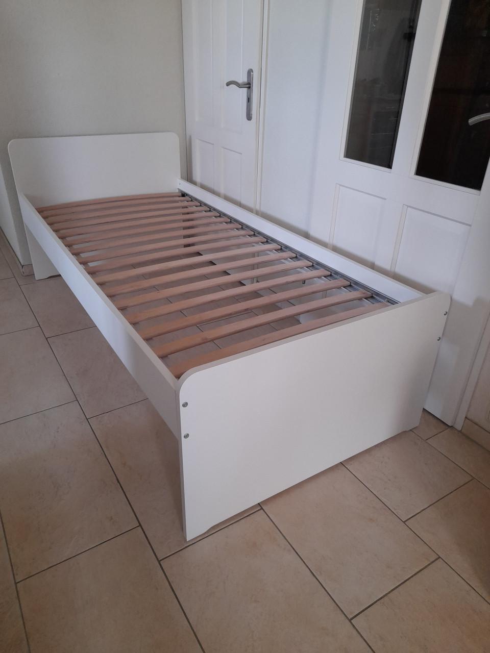 Wit 1 persoons bed 90 x 200 (z.g.a.n.)