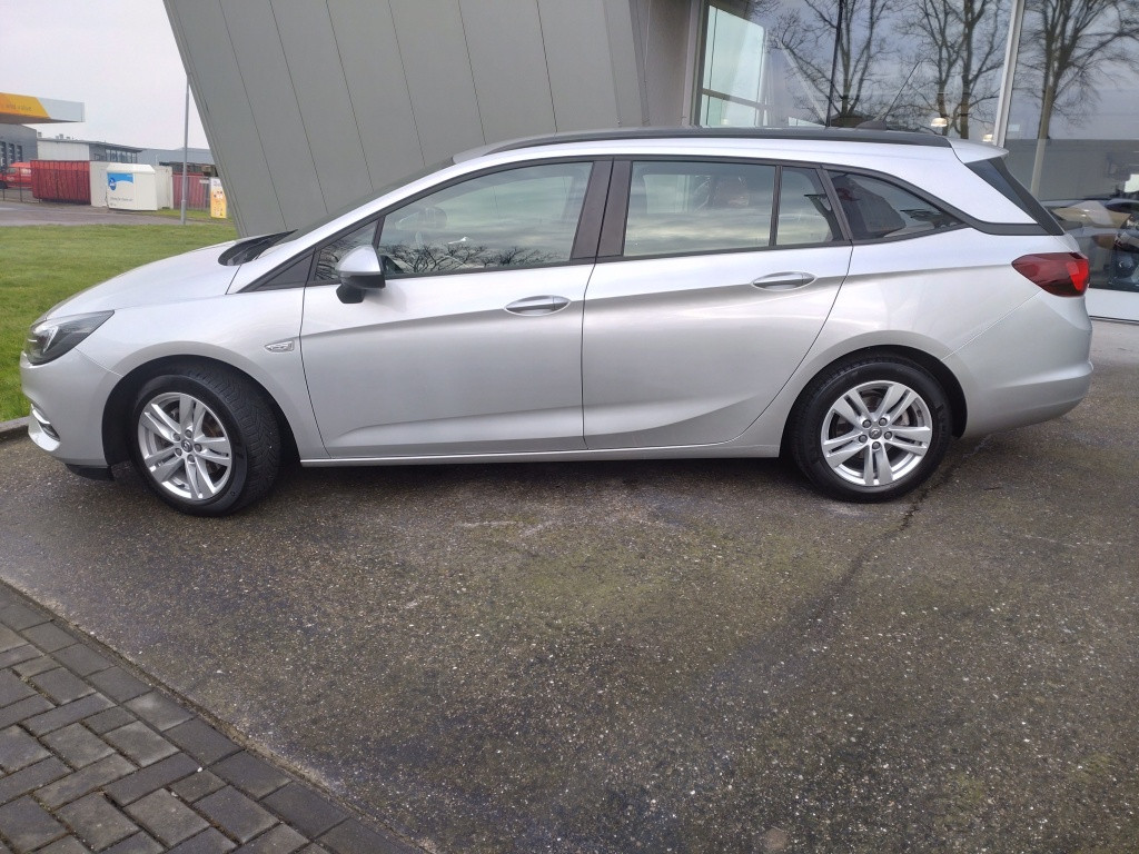 Opel Astra sports tourer 1.2 edition