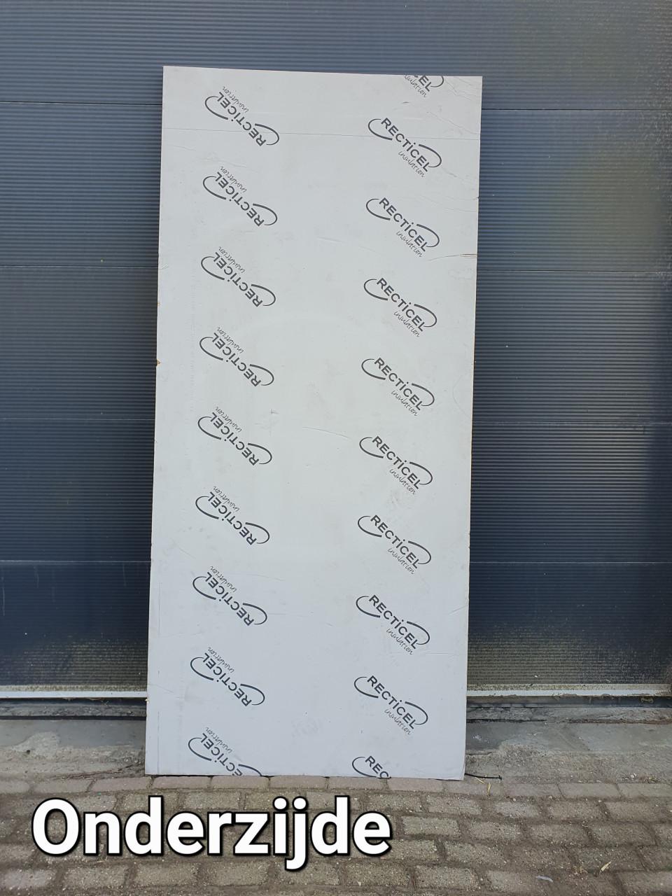 Pir Isolatieplaat 265cm lengte 120cm breedte 4cm dikte.